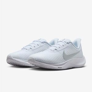 Nike Women's power flight shoes sz 11.5